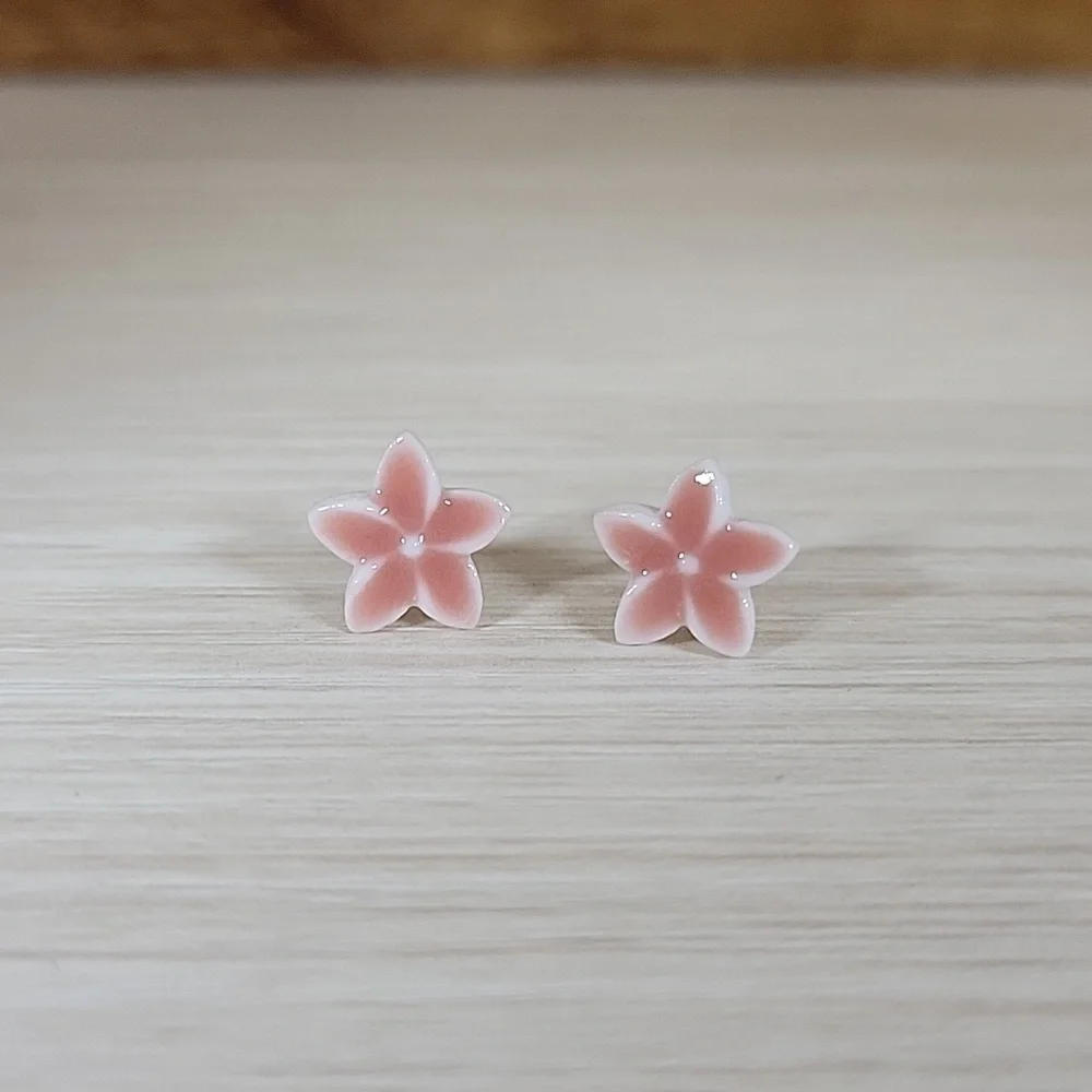 Plumeria Flower Ceramic Stud Earrings - Picture 3 of 8